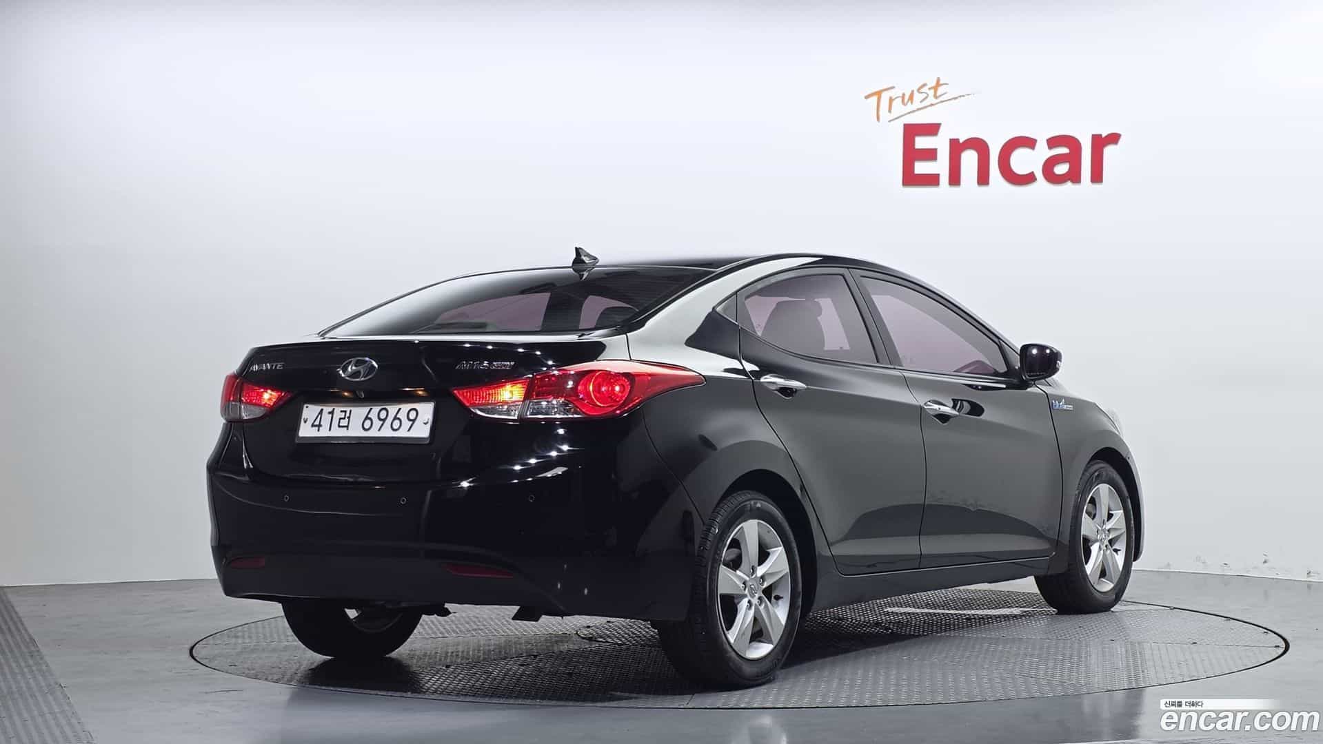 AVANTE Hyundai 2011.10-OUTER-002