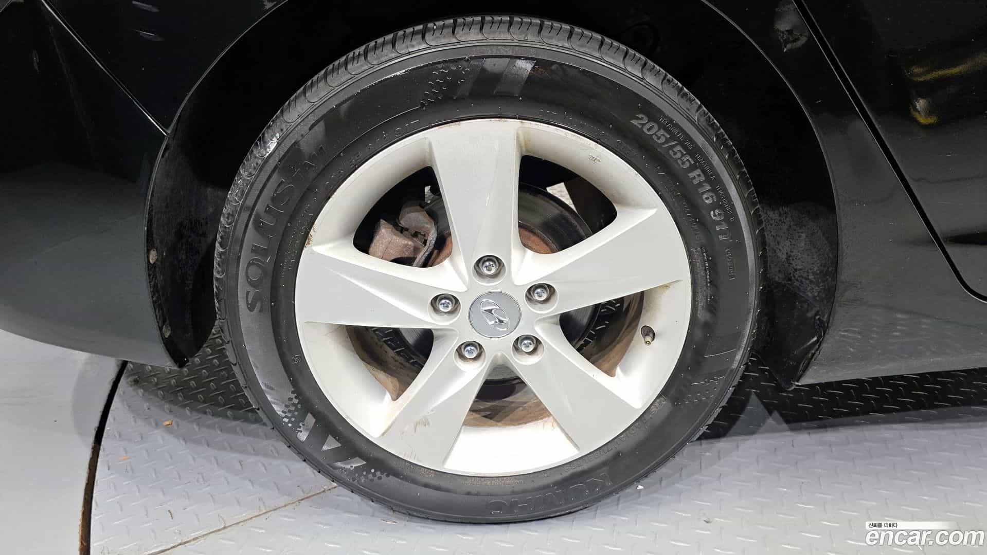 AVANTE Hyundai 2011.10-OUTER-005