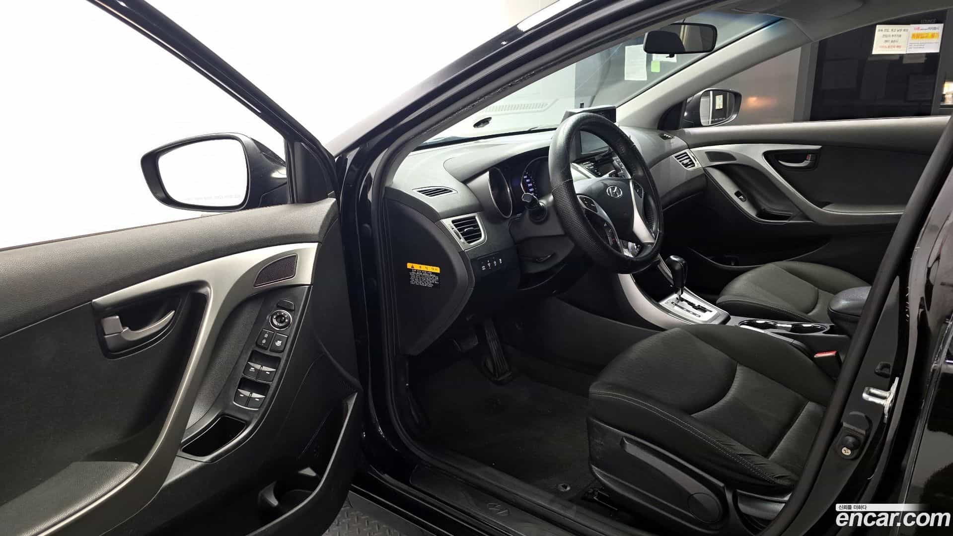 AVANTE Hyundai 2011.10-INNER-010