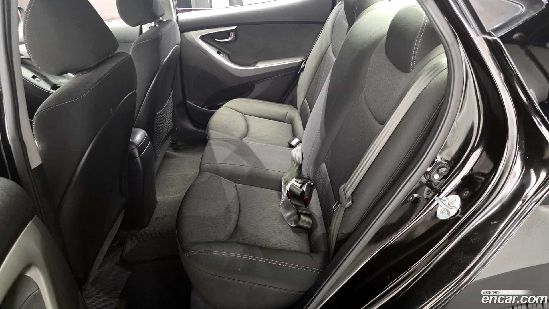 AVANTE Hyundai 2011.10-OPTION-016