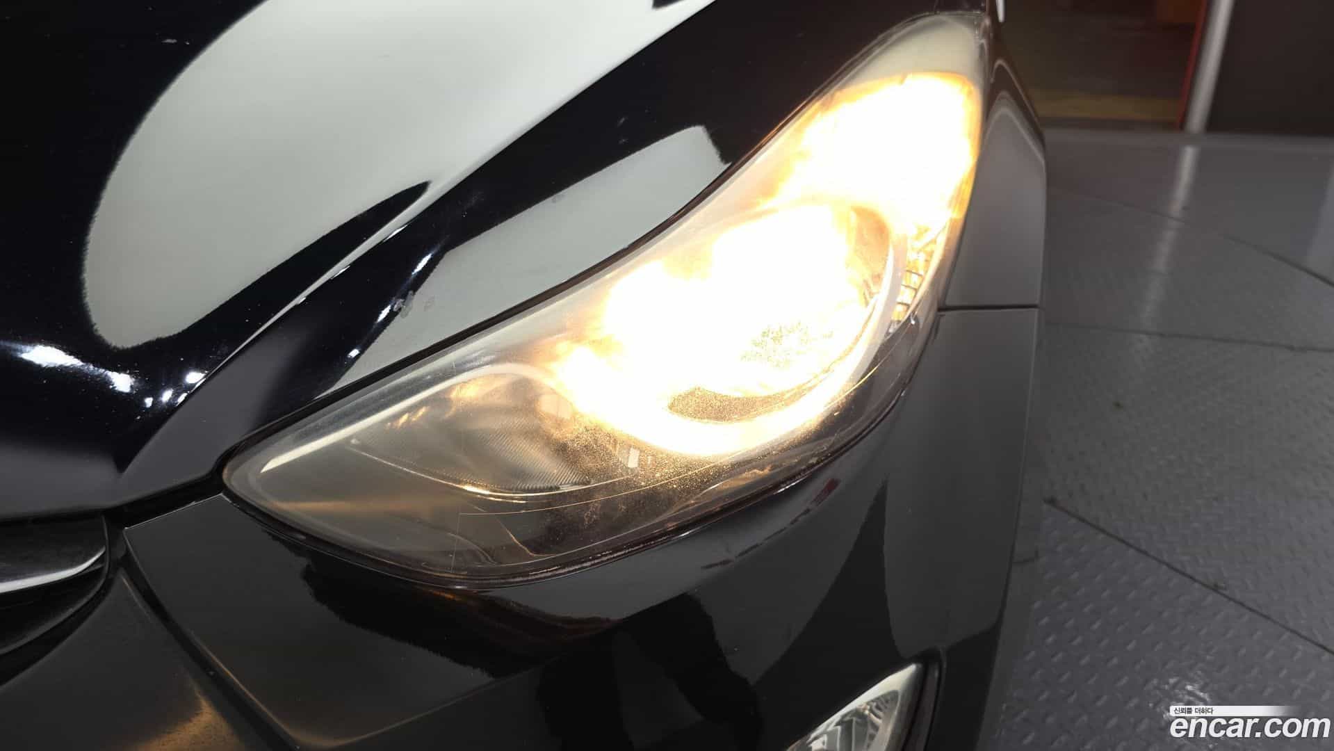 AVANTE Hyundai 2011.10-OUTER-032