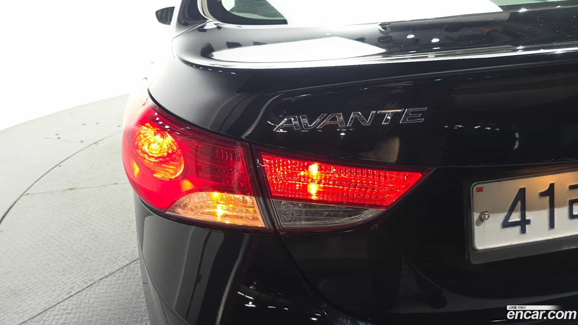 AVANTE Hyundai 2011.10-OUTER-033