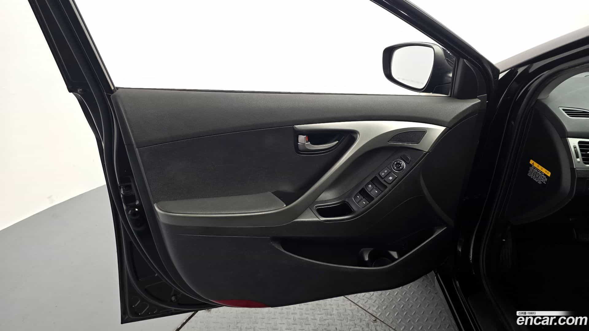 AVANTE Hyundai 2011.10-INNER-034