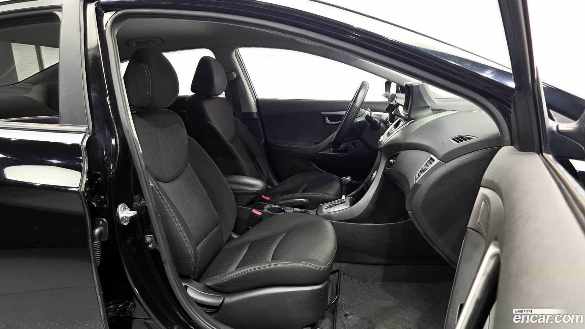 AVANTE Hyundai 2011.10-INNER-036