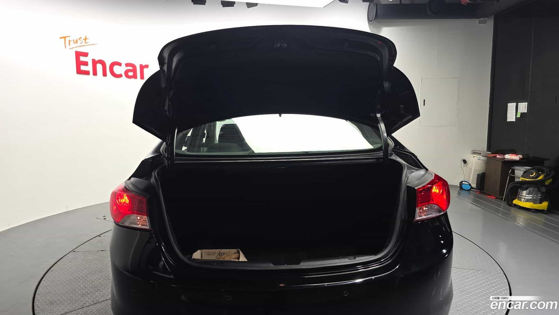 AVANTE Hyundai 2011.10-OPTION-041