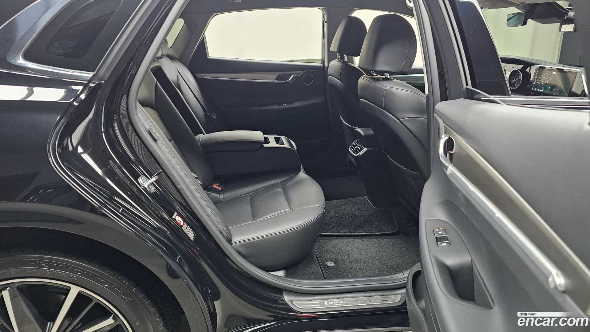 Grandeur Hyundai 2022.3-OPTION-015