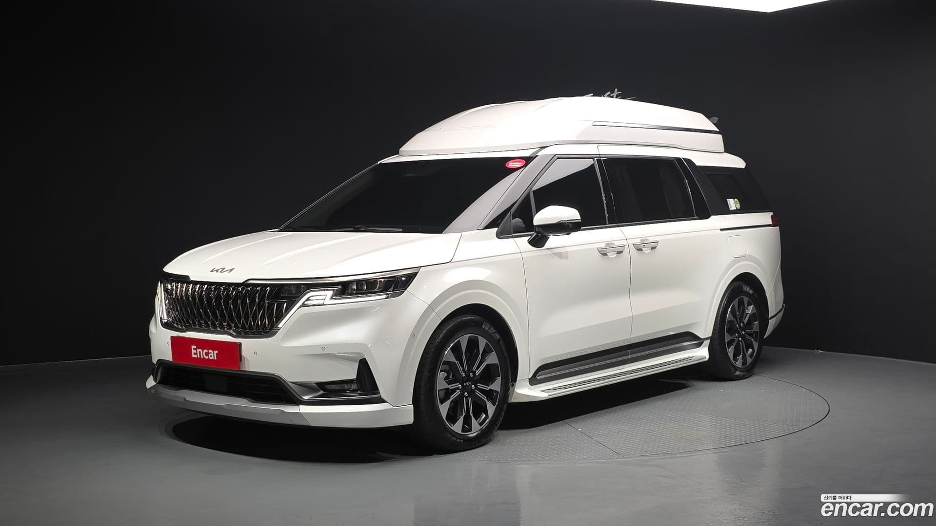 Main__Slider__Photo:Canival Kia 2023.1-0