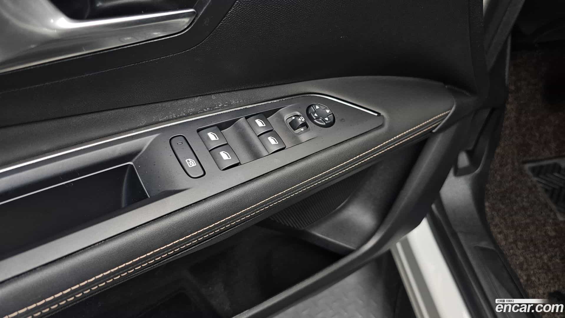3008 Peugeot 2020.5-OPTION-021