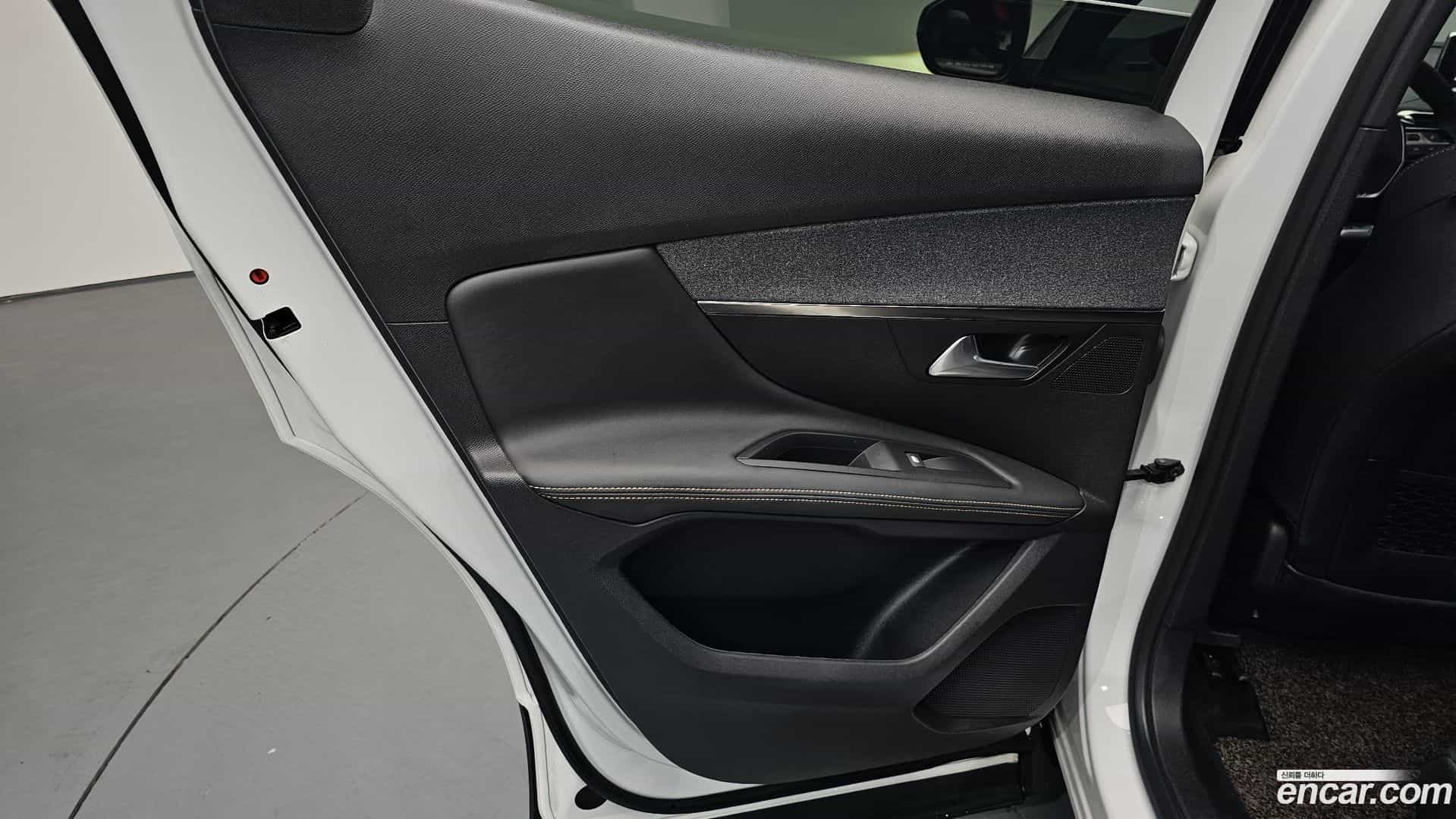 3008 Peugeot 2020.5-INNER-035