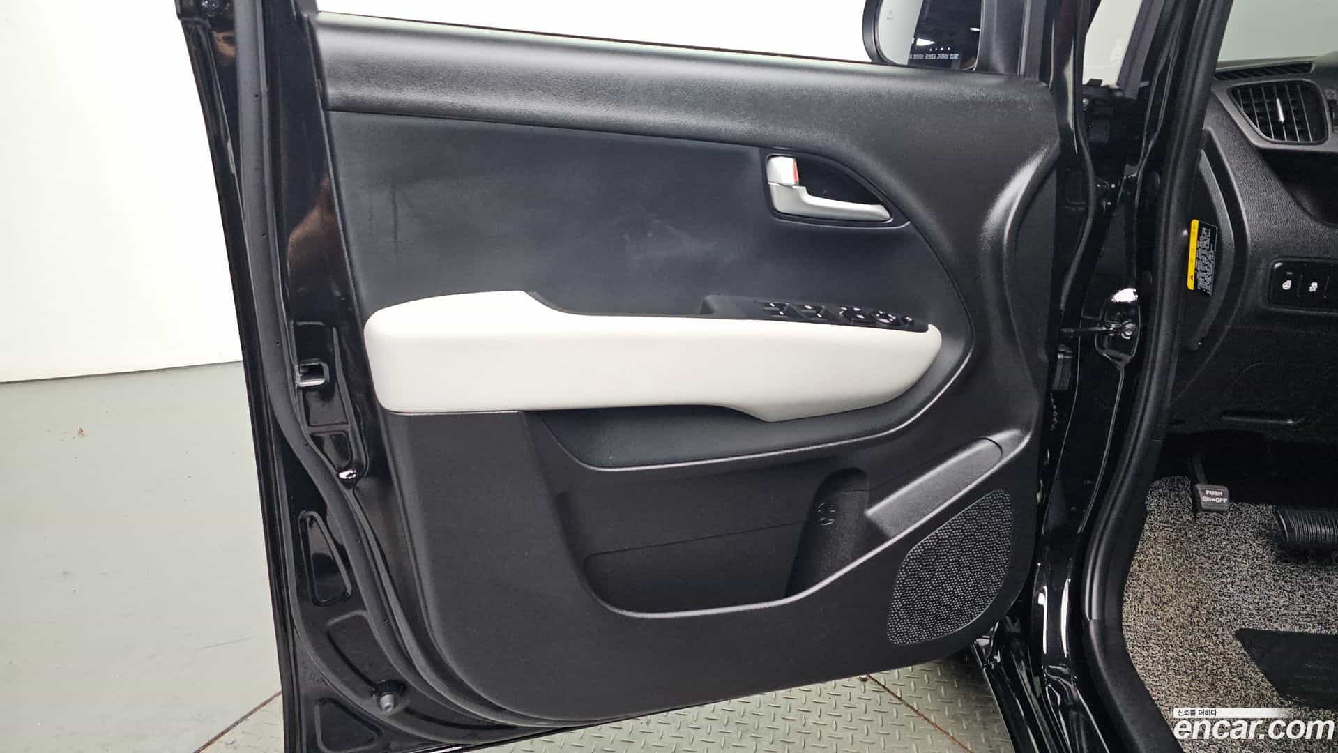 RAY Kia 2022.10-INNER-034