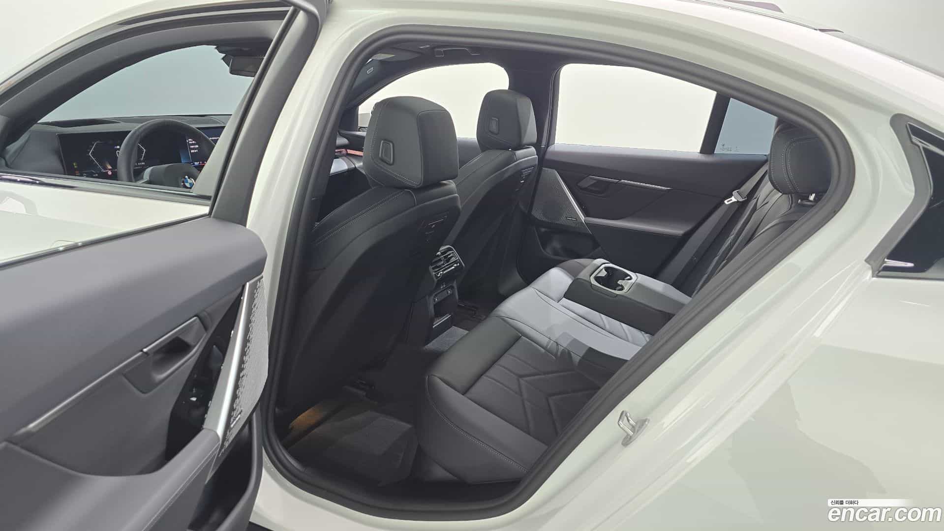 5-Series BMW 2025.9-OPTION-016