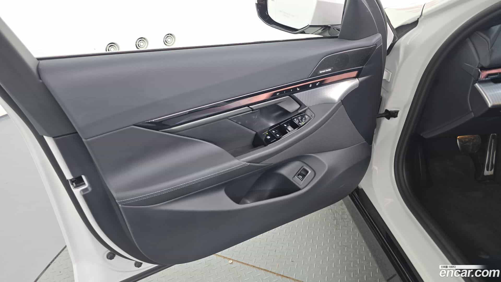 5-Series BMW 2025.9-INNER-034