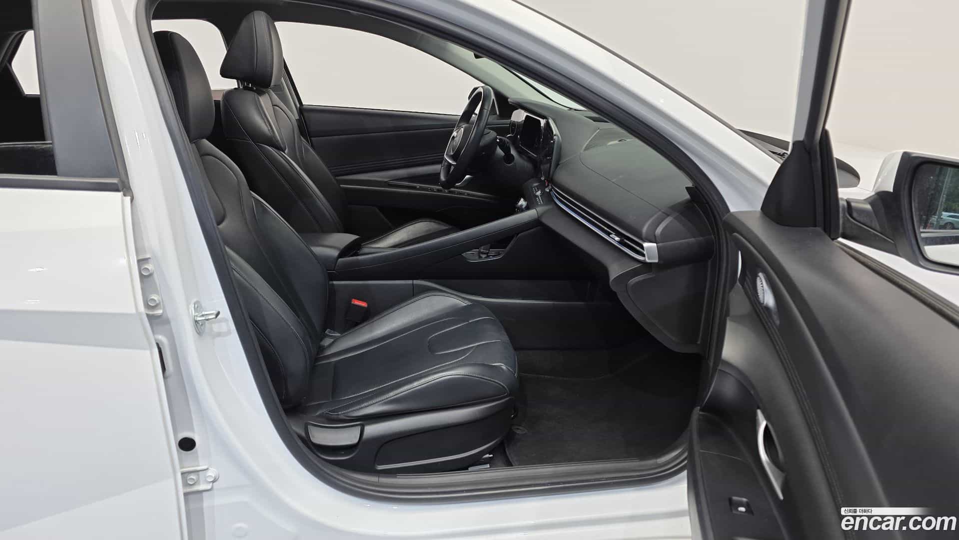 AVANTE Hyundai 2023.5-OPTION-015