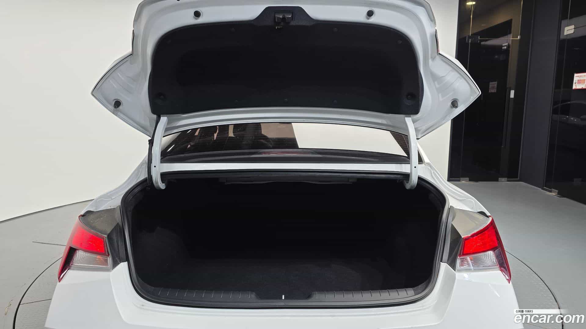 AVANTE Hyundai 2023.5-OPTION-024