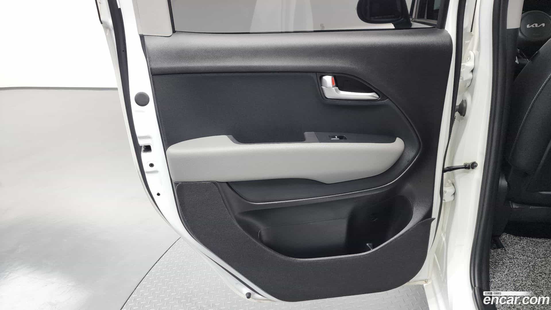 RAY Kia 2022.10-INNER-035