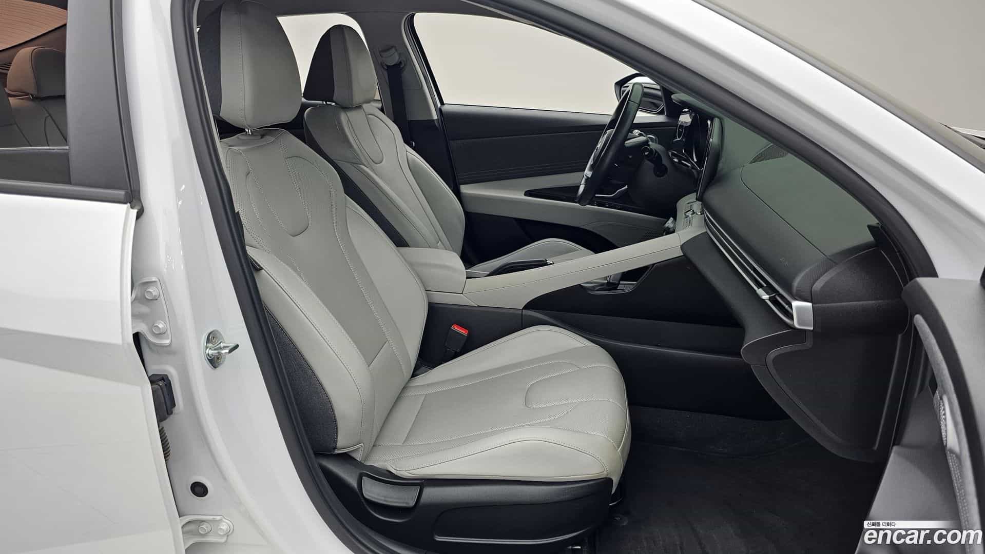 AVANTE Hyundai 2021.8-OPTION-015