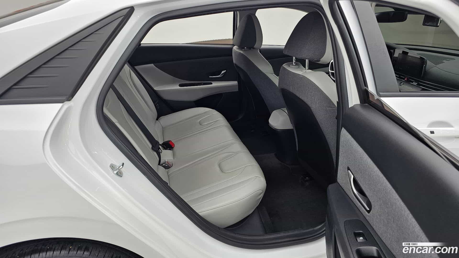 AVANTE Hyundai 2021.8-OPTION-016