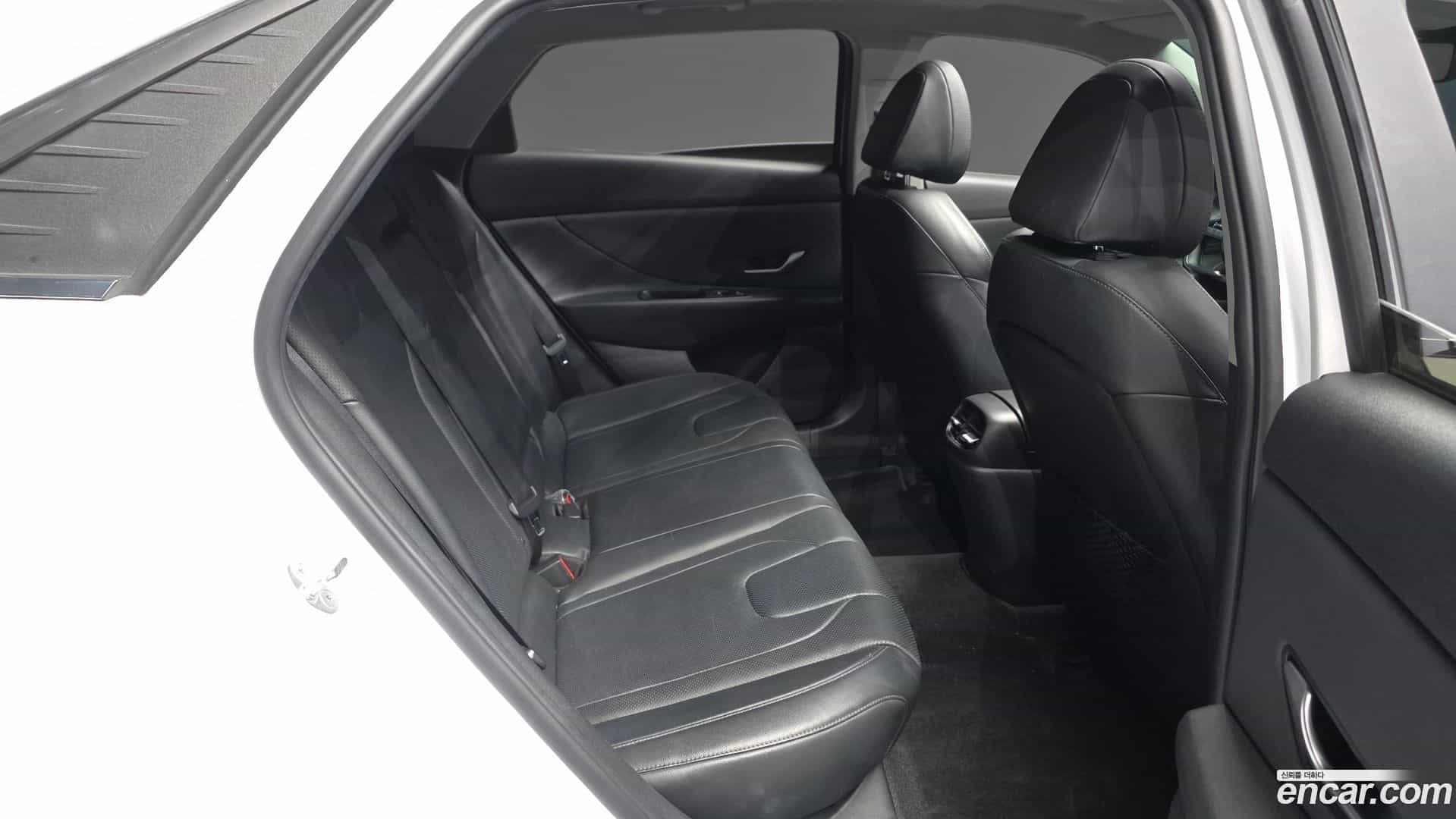 AVANTE Hyundai 2021.6-OPTION-016