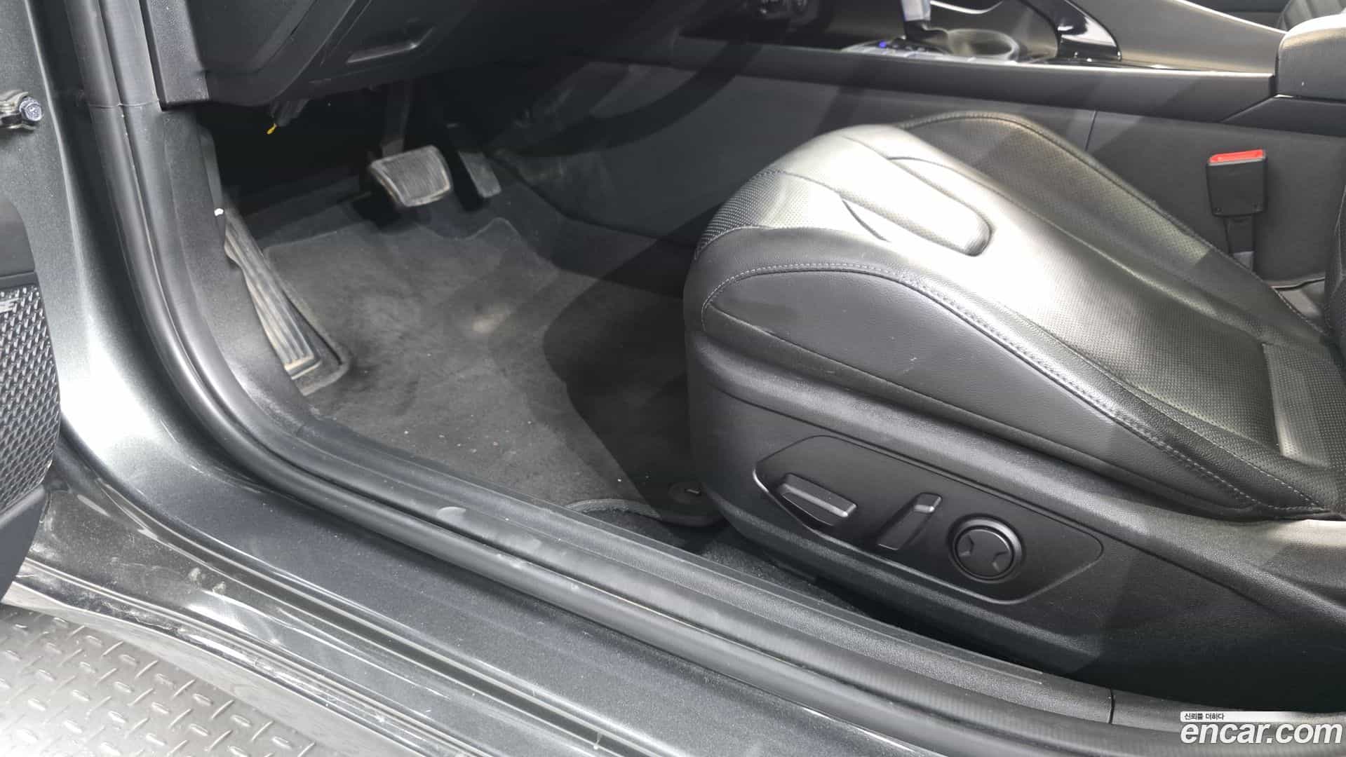 AVANTE Hyundai 2022.5-OPTION-043