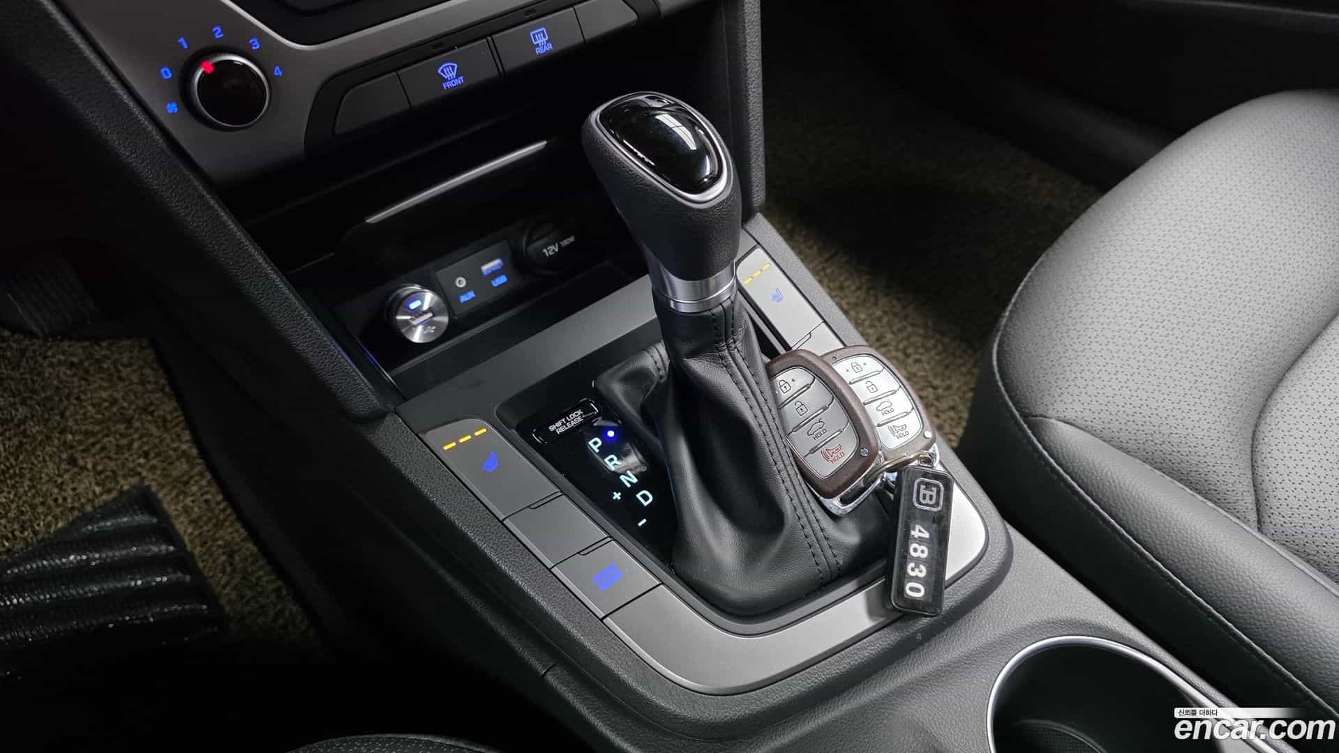 AVANTE Hyundai 2017.9-INNER-009