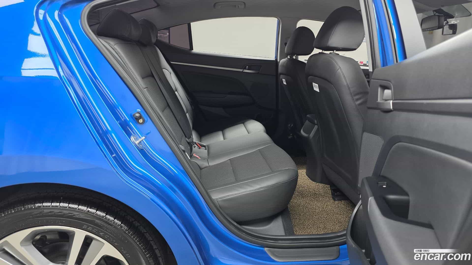 AVANTE Hyundai 2017.9-OPTION-015