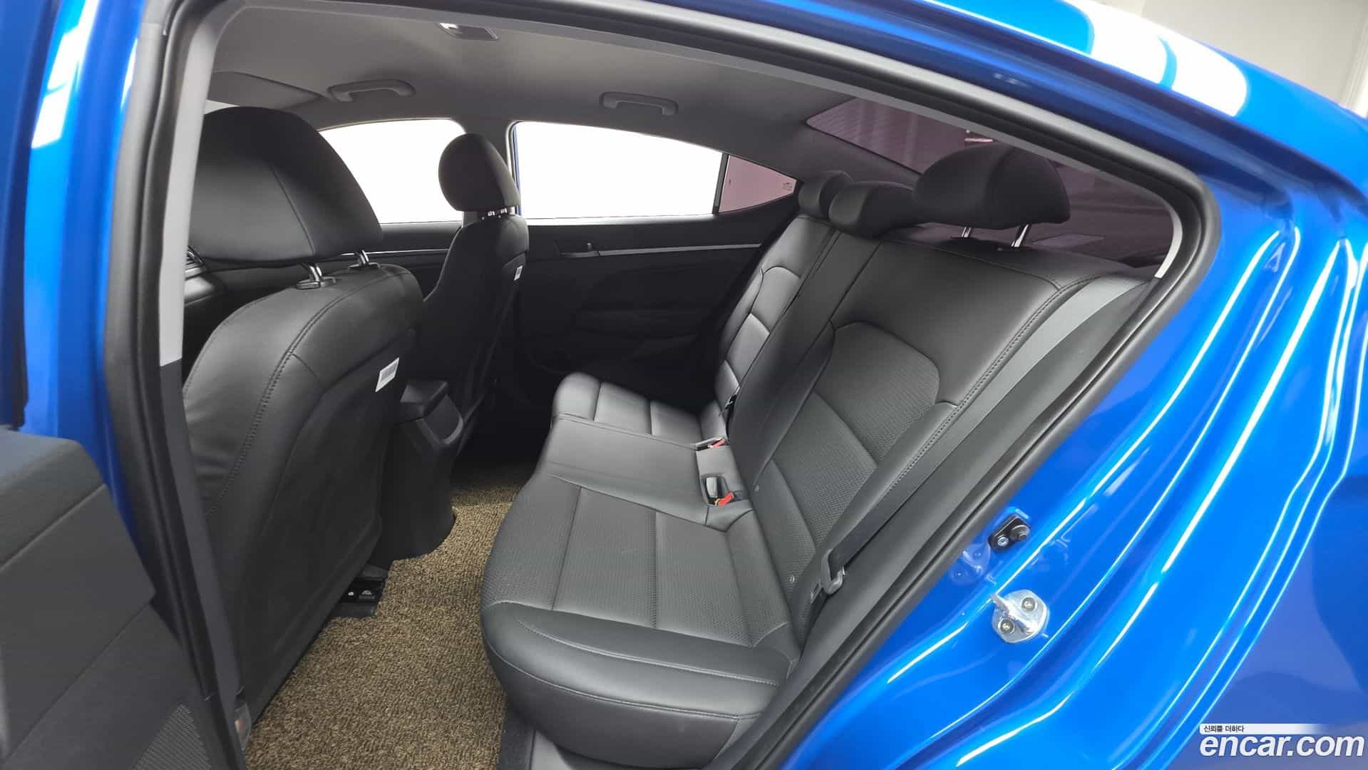 AVANTE Hyundai 2017.9-OPTION-016