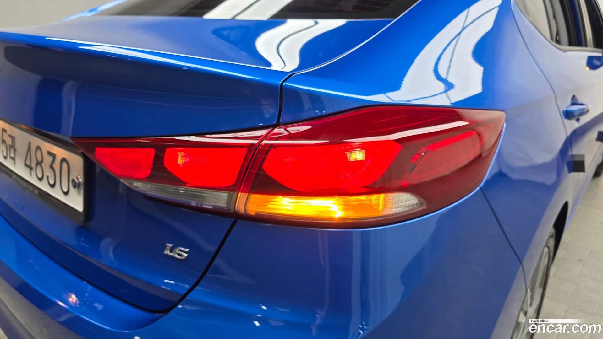 AVANTE Hyundai 2017.9-OUTER-033