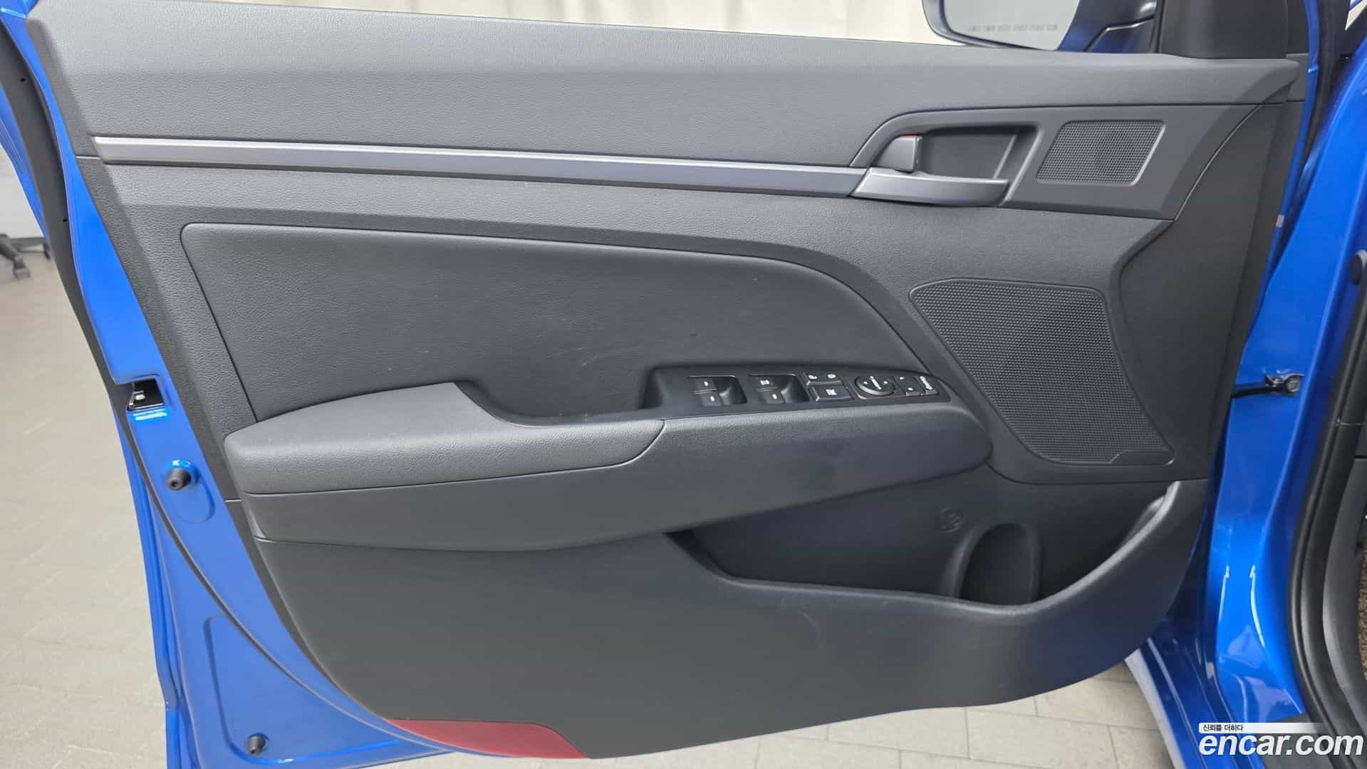 AVANTE Hyundai 2017.9-INNER-034