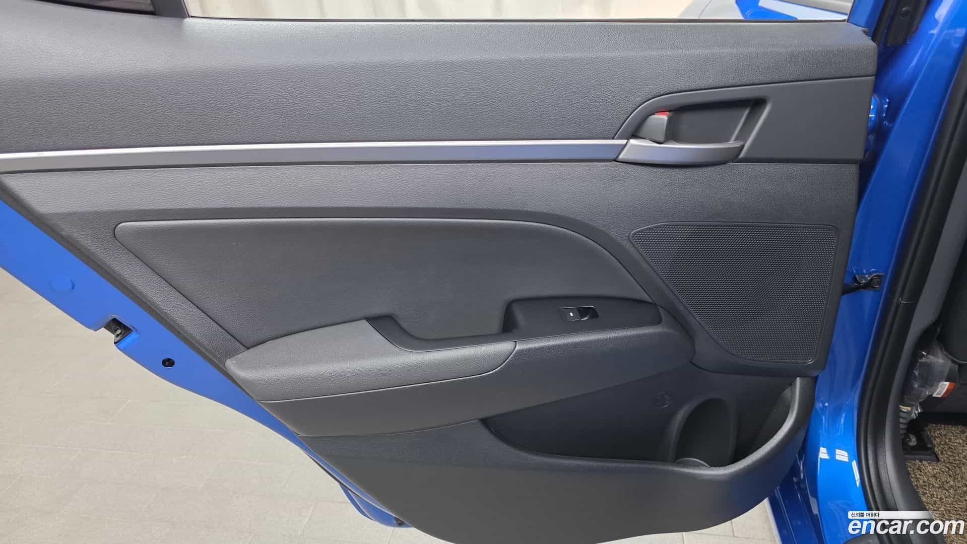 AVANTE Hyundai 2017.9-INNER-035