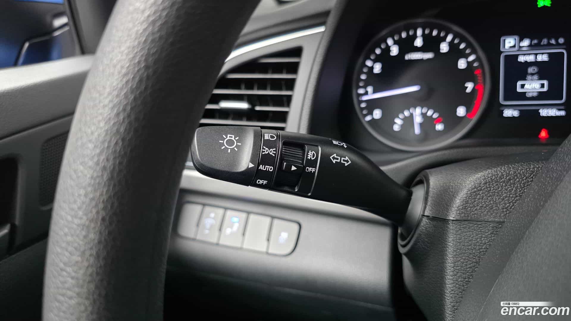 AVANTE Hyundai 2017.9-OPTION-042