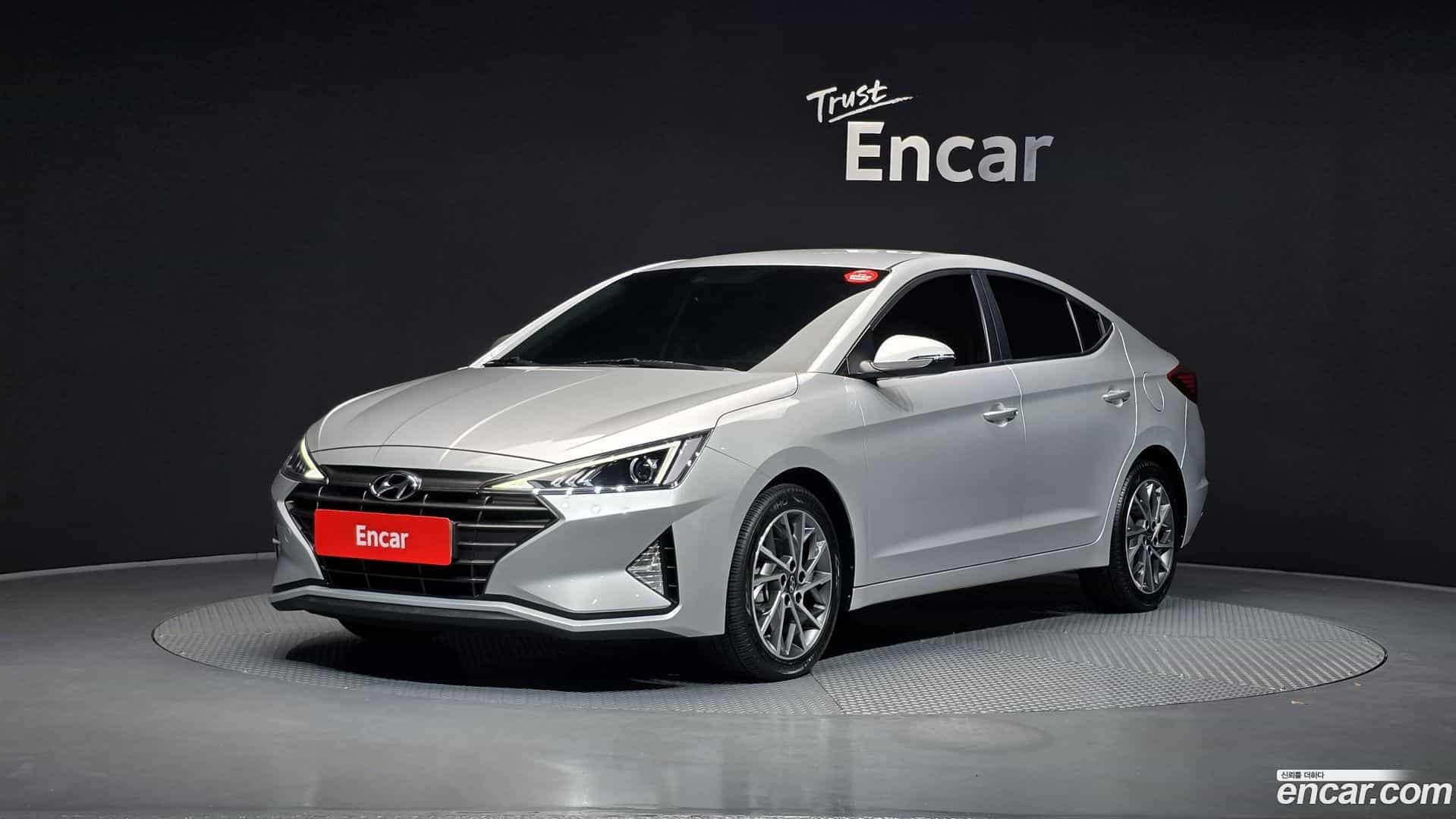 AVANTE Hyundai 2018.8-OUTER-001