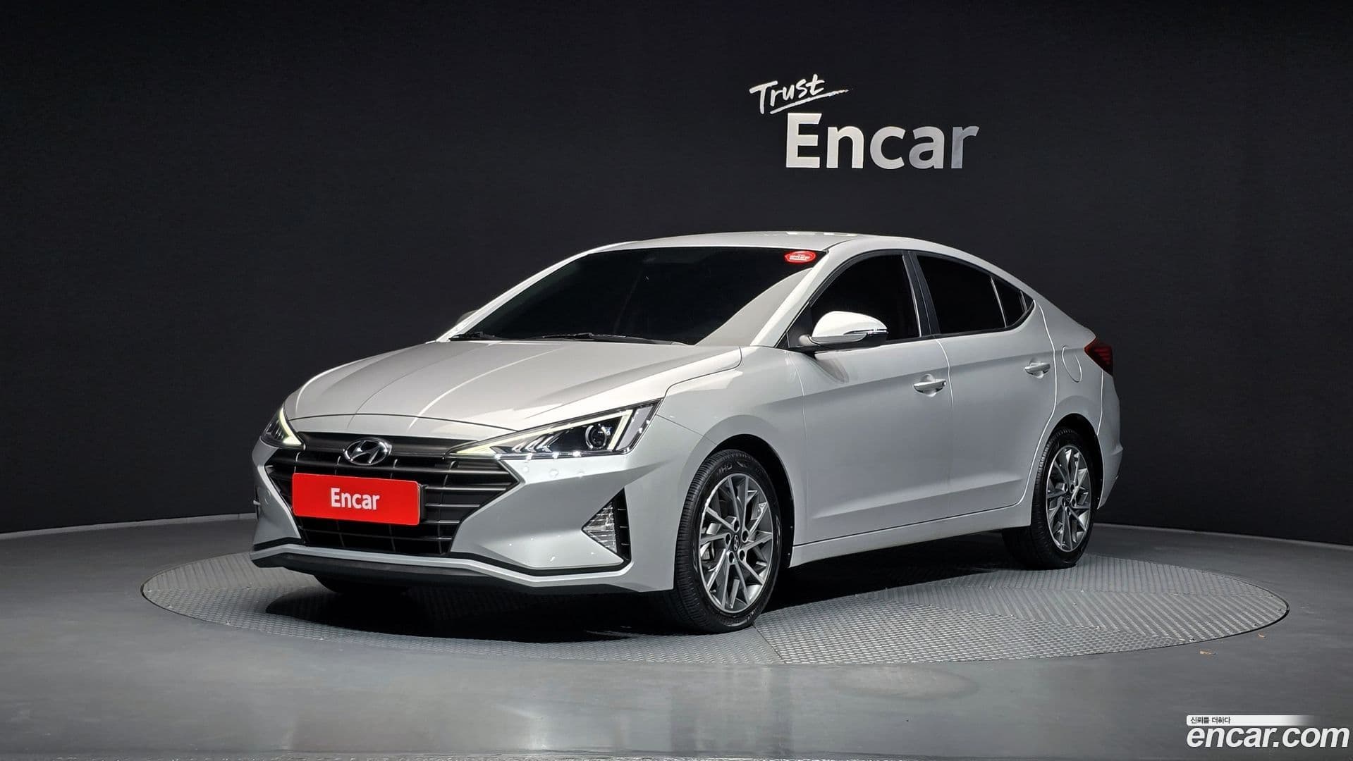 Main__Slider__Photo:AVANTE Hyundai 2018.8-0