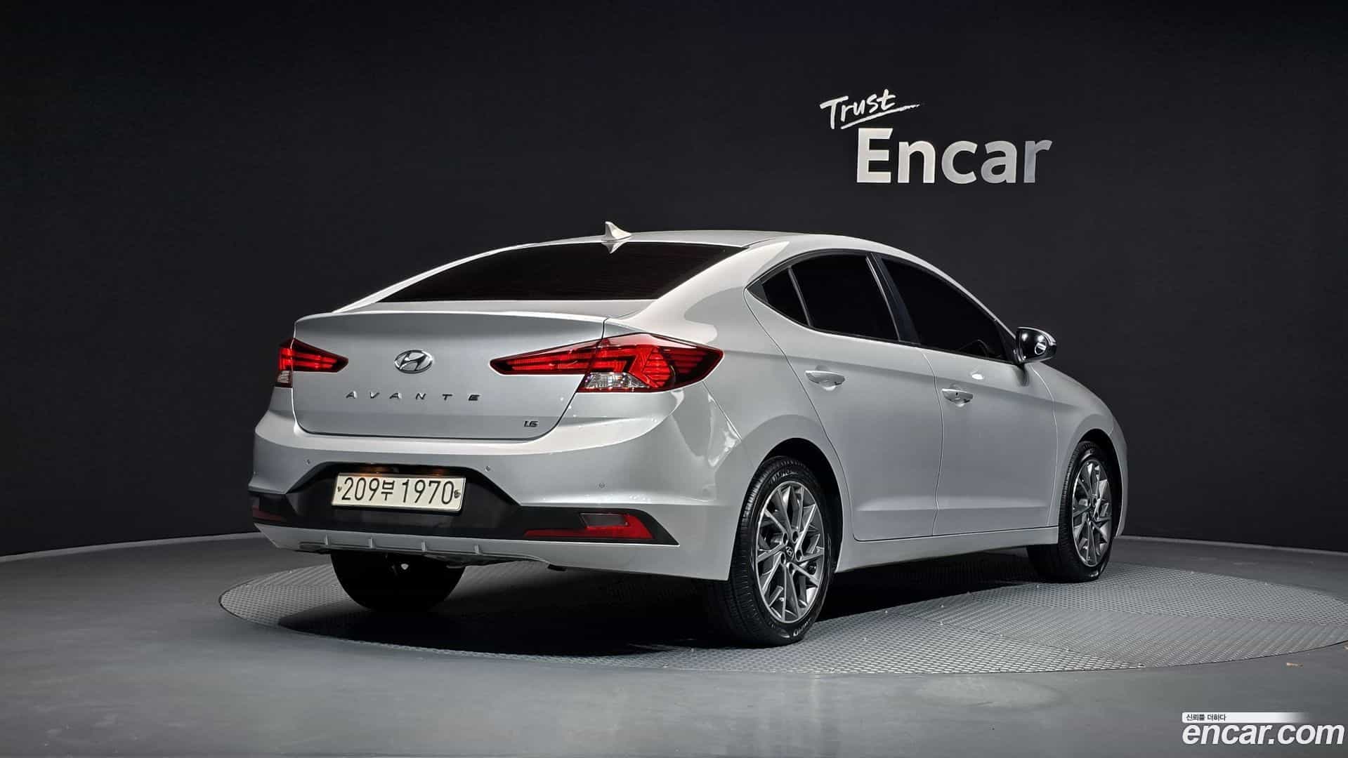 AVANTE Hyundai 2018.8-OUTER-002