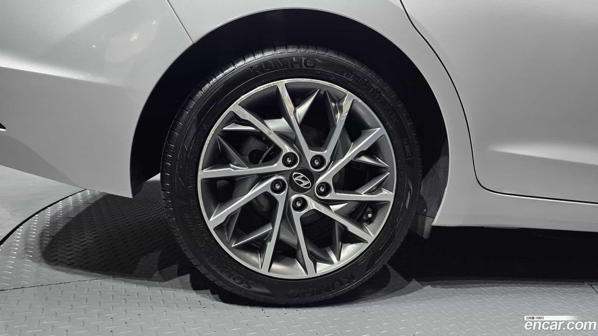 AVANTE Hyundai 2018.8-OUTER-005