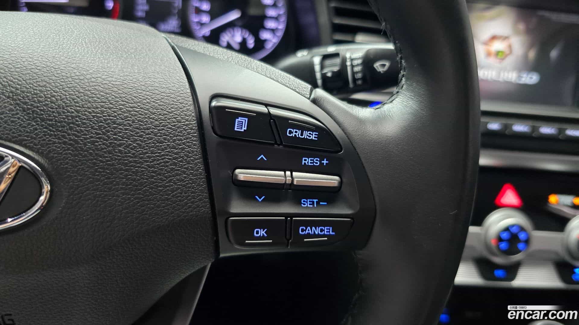 AVANTE Hyundai 2018.8-OPTION-020