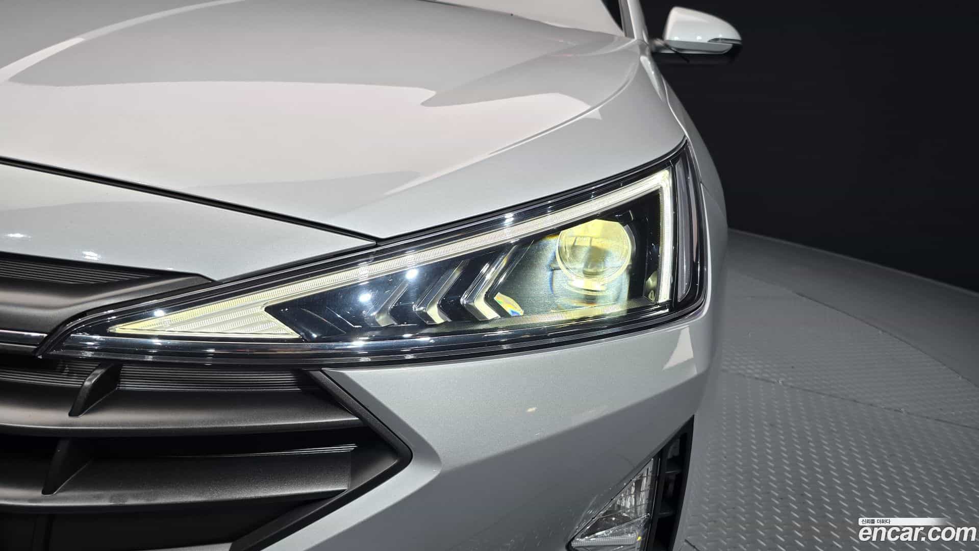 AVANTE Hyundai 2018.8-OUTER-032