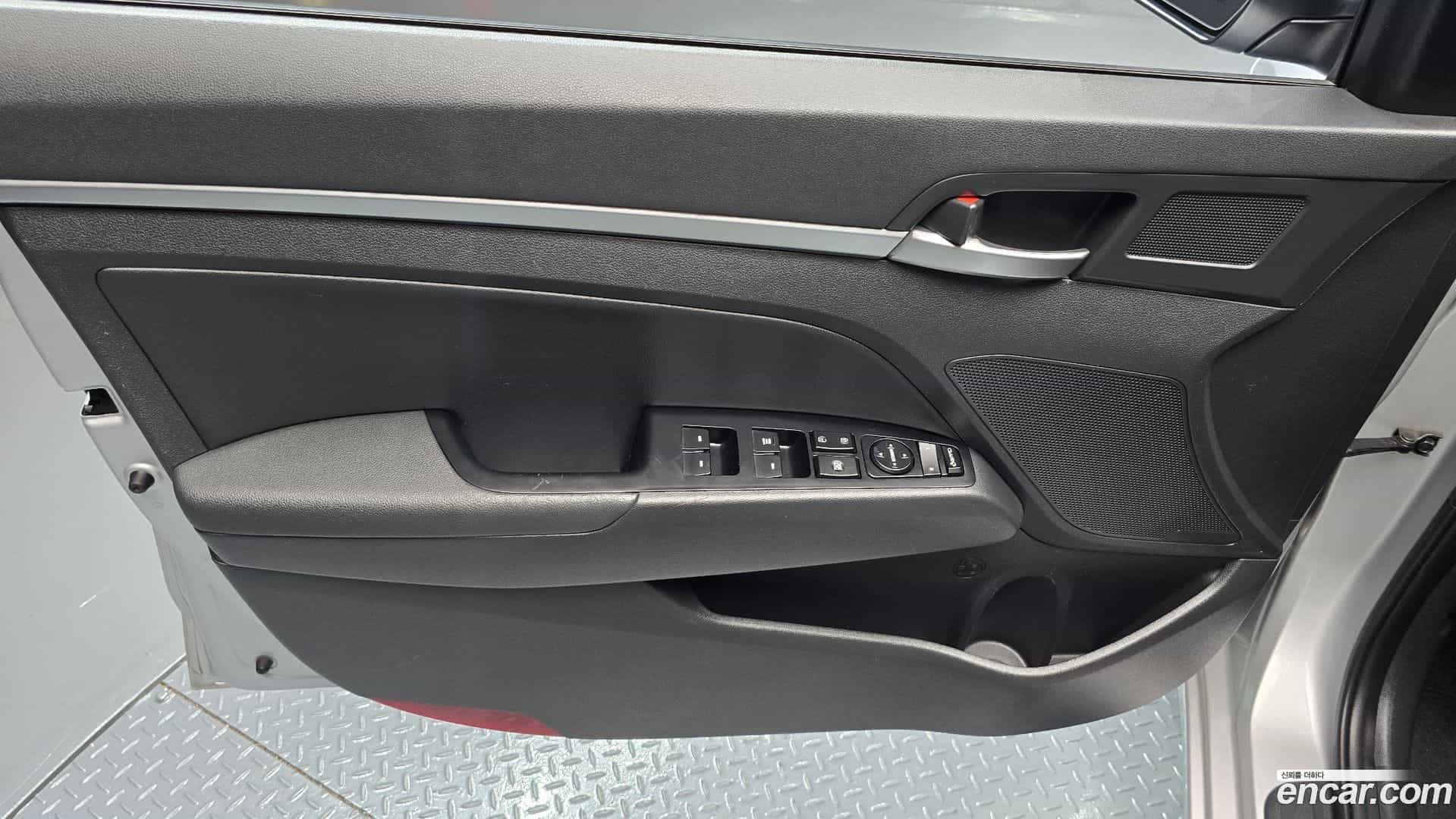 AVANTE Hyundai 2018.8-INNER-034
