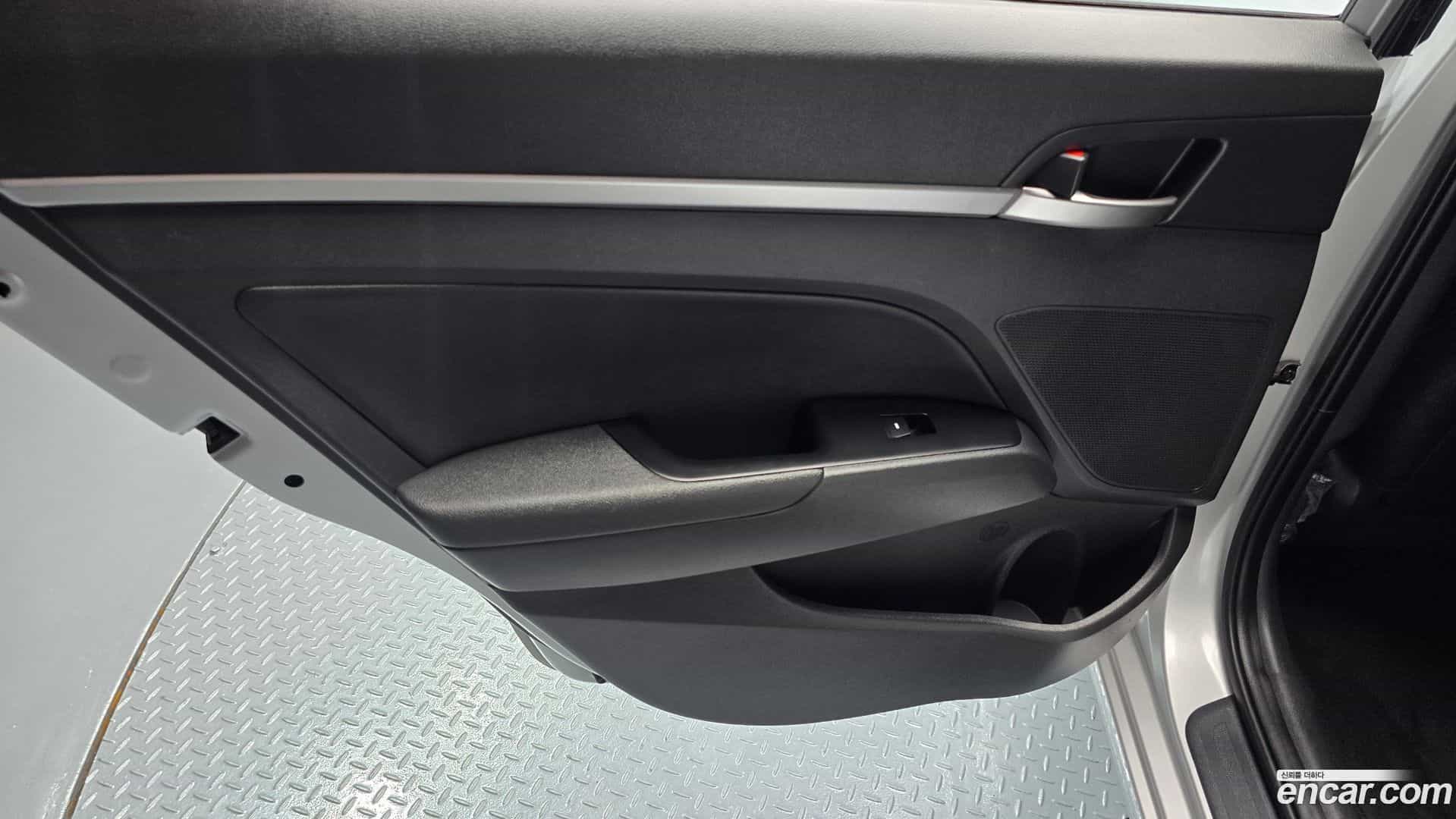 AVANTE Hyundai 2018.8-INNER-035