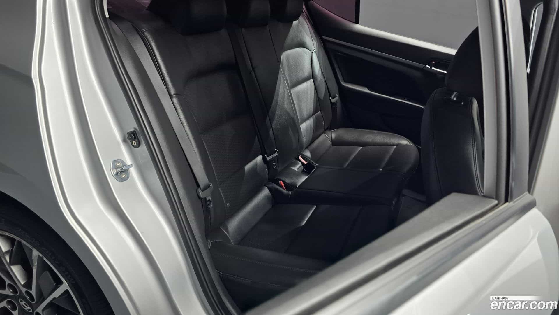 AVANTE Hyundai 2018.8-INNER-036