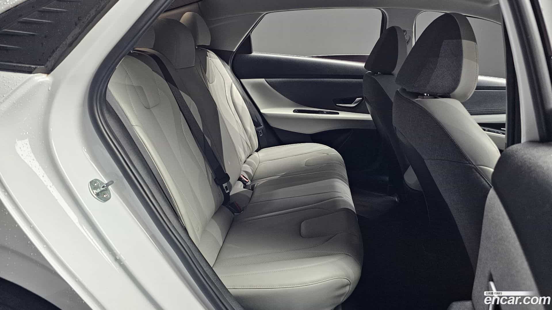 AVANTE Hyundai 2021.5-OPTION-015