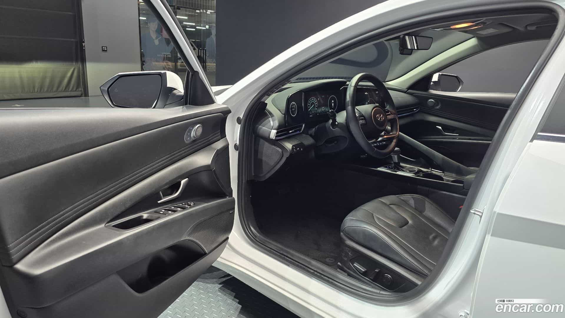 AVANTE Hyundai 2021.0-INNER-010