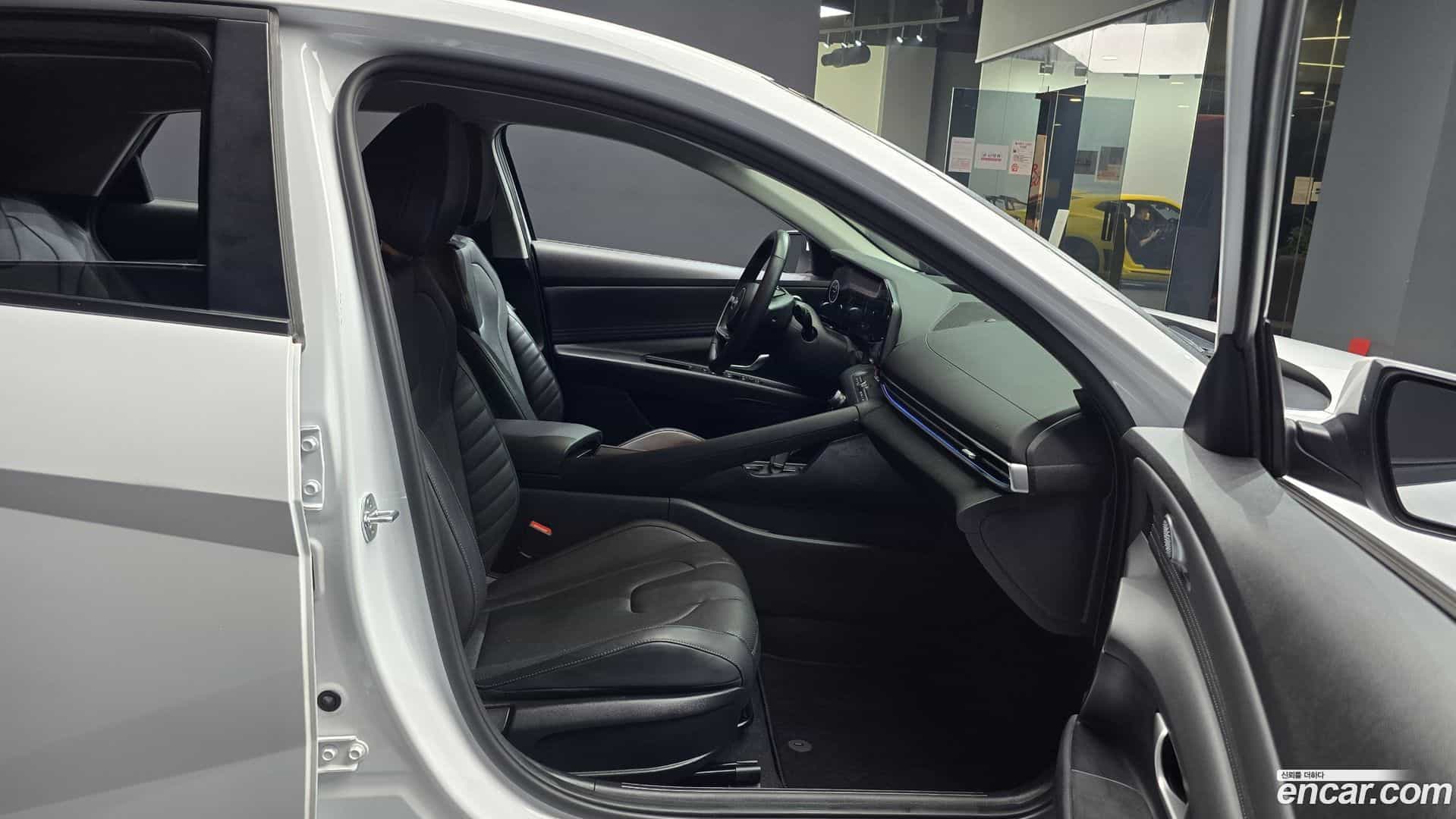 AVANTE Hyundai 2021.0-OPTION-015