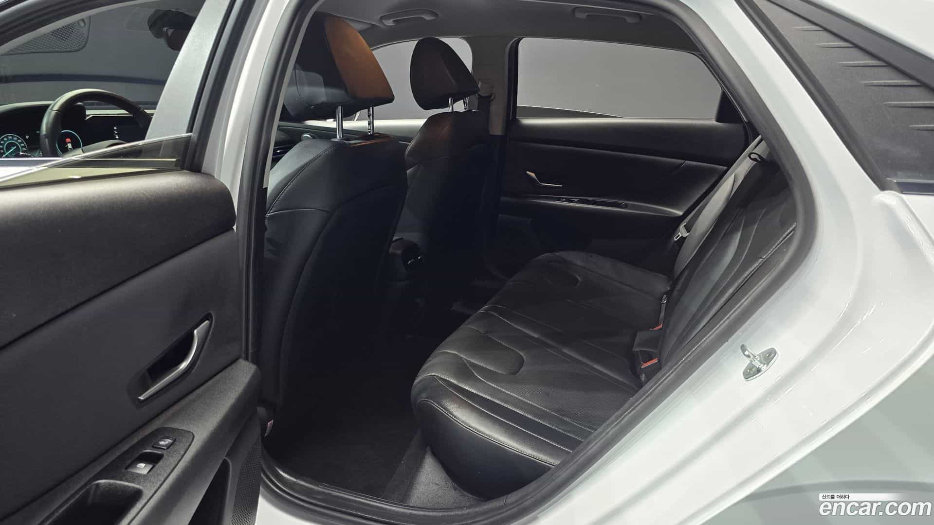AVANTE Hyundai 2021.0-OPTION-016