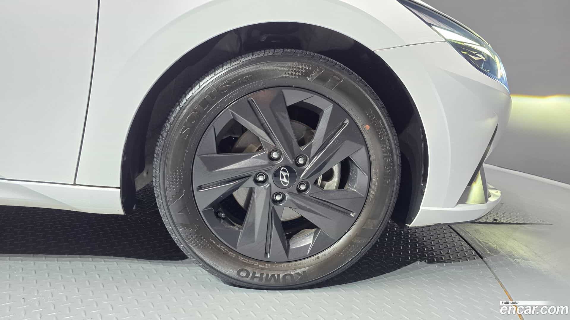 AVANTE Hyundai 2021.0-OUTER-031
