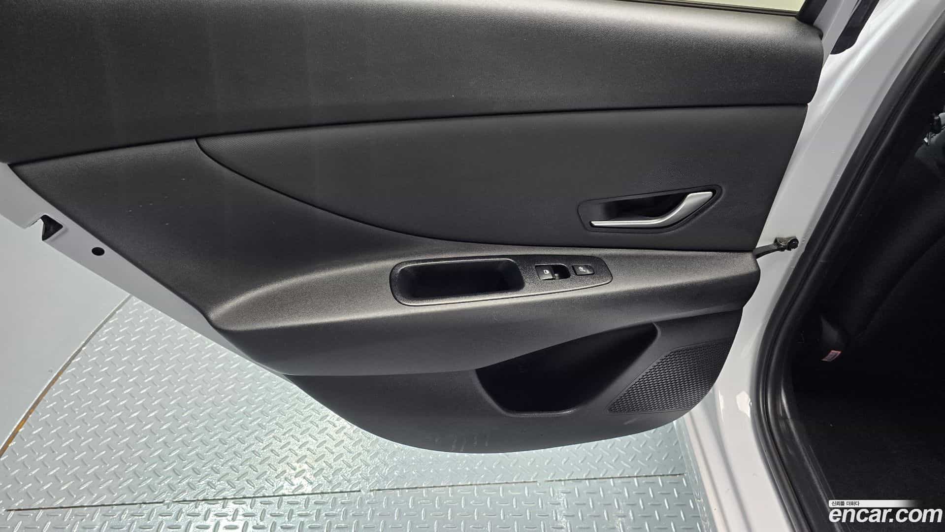 AVANTE Hyundai 2021.0-INNER-035