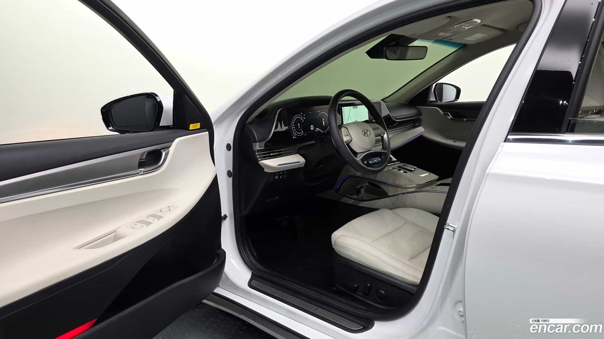 Grandeur Hyundai 2021.11-INNER-010