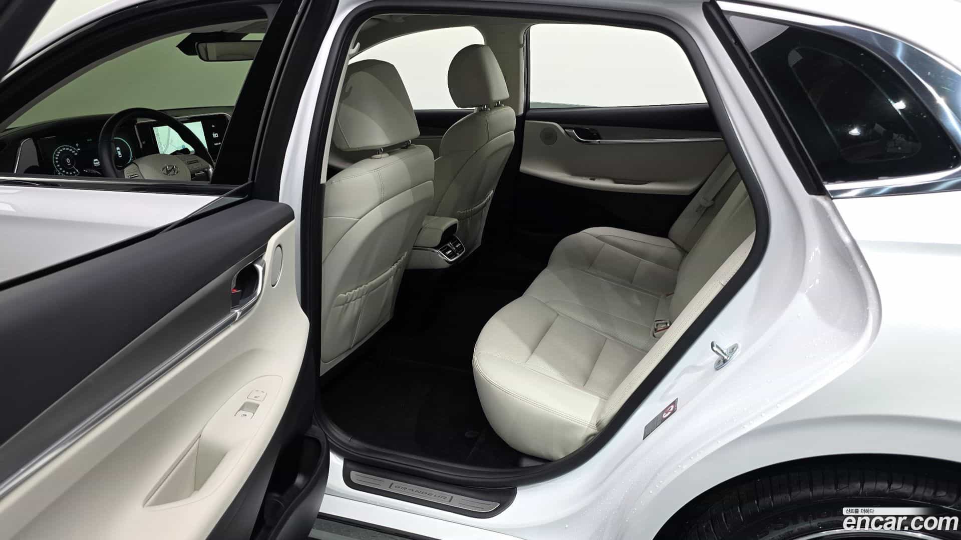Grandeur Hyundai 2021.11-OPTION-016