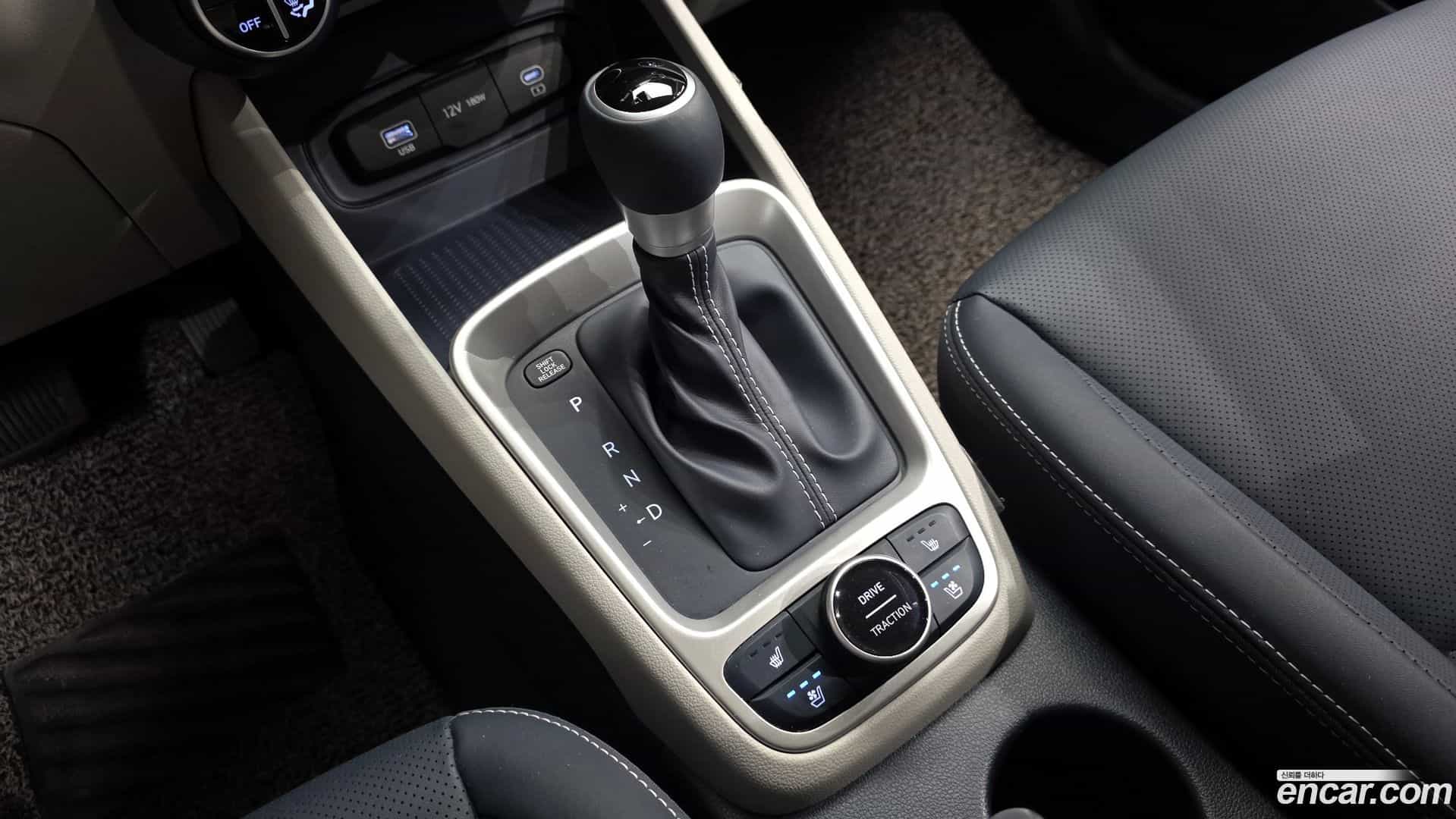 Venue Hyundai 2023.3-INNER-009