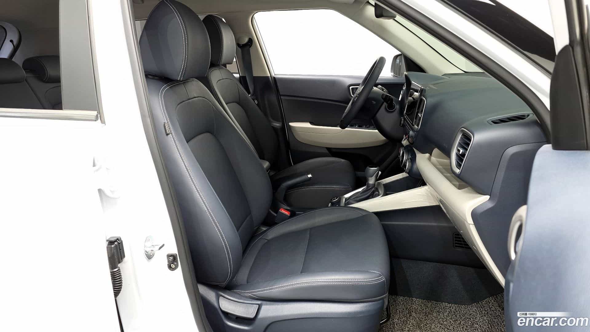 Venue Hyundai 2023.3-OPTION-015