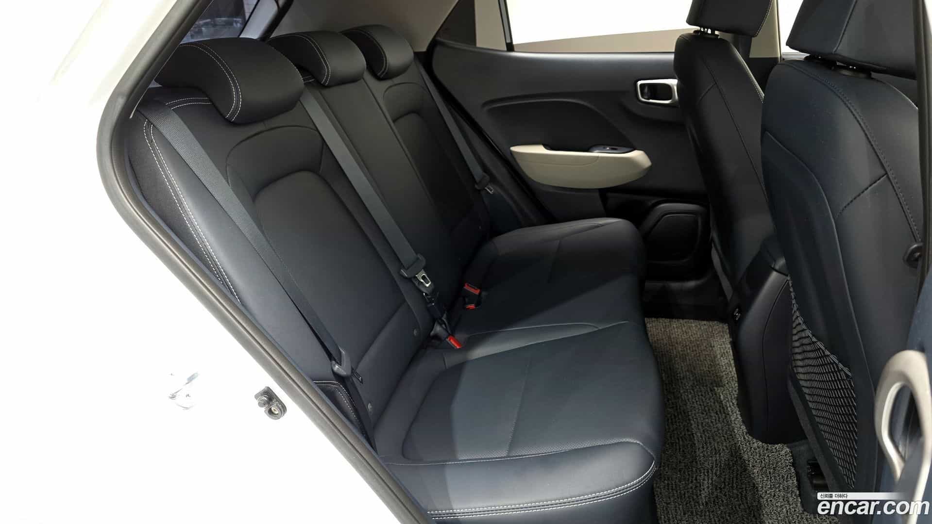Venue Hyundai 2023.3-OPTION-016